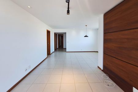 Sala de apartamento para alugar com 3 quartos, 260m² em Piratininga, Niterói