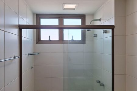 Apartamento para alugar com 260m², 3 quartos e 3 vagas Apartamento para alugar com 260m², 3 quartos e 3 vagasBanheiro da Suíte 1