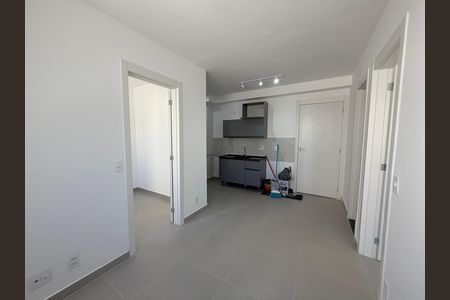 Sala  de apartamento para alugar com 2 quartos, 34m² em Jardim São Luís, São Paulo