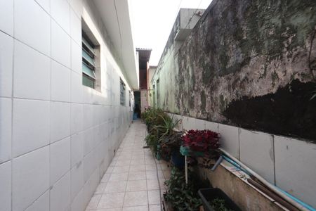 Casa à venda com 125m², 2 quartos e 2 vagasCorredor Lateral