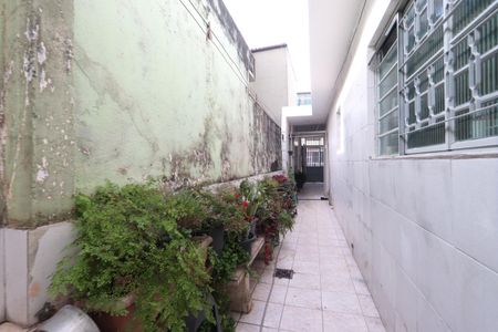 Casa à venda com 125m², 2 quartos e 2 vagasCorredor Lateral