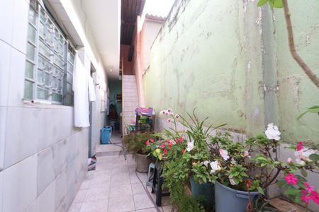 Corredor Lateral de casa à venda com 2 quartos, 125m² em Jardim Vera Cruz(zona Leste), São Paulo
