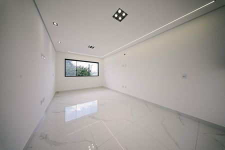Casa para alugar com 3 quartos, 184m² em Vila Granada, São Paulo