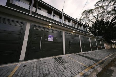 Fachada de casa para alugar com 3 quartos, 184m² em Vila Granada, São Paulo
