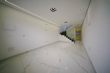 Sala de casa para alugar com 3 quartos, 184m² em Vila Granada, São Paulo