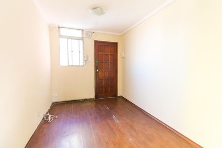 Sala de apartamento à venda com 3 quartos, 56m² em Itaquera, São Paulo