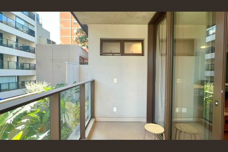 Studio para alugar com 47m², 1 quarto e 1 vaga Studio para alugar com 47m², 1 quarto e 1 vagaVaranda