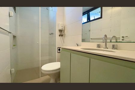 Studio para alugar com 47m², 1 quarto e 1 vaga Studio para alugar com 47m², 1 quarto e 1 vagaBanheiro