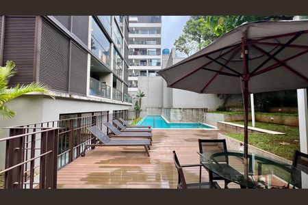 Studio para alugar com 47m², 1 quarto e 1 vaga Studio para alugar com 47m², 1 quarto e 1 vagaPiscina