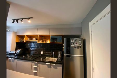 Cozinha de apartamento para alugar com 2 quartos, 42m² em Cidade Líder, São Paulo
