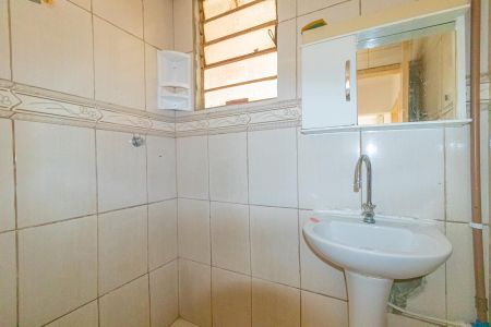 Banheiro de apartamento para alugar com 2 quartos, 40m² em Guajuviras, Canoas
