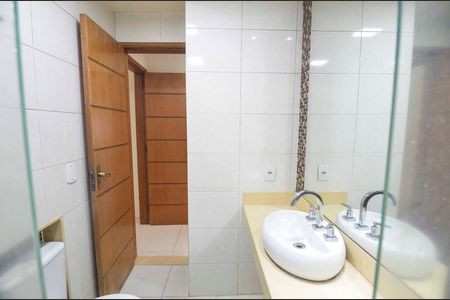 Banheiro de apartamento para alugar com 3 quartos, 75m² em Tijuca, Rio de Janeiro