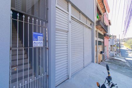 Fachada de casa para alugar com 2 quartos, 45m² em Centro, Cotia