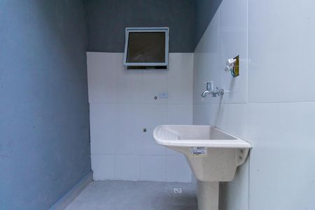 Área de Serviço de casa para alugar com 2 quartos, 45m² em Centro, Cotia