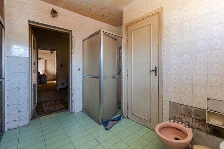 Casa à venda com 440m², 3 quartos e 3 vagas Casa à venda com 440m², 3 quartos e 3 vagasBanheiro da Suíte