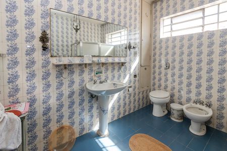 Casa à venda com 440m², 3 quartos e 3 vagas Casa à venda com 440m², 3 quartos e 3 vagasBanheiro