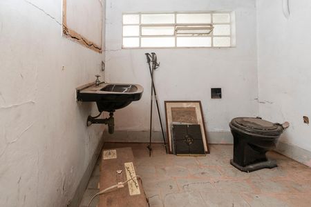 Banheiro do Salão de casa à venda com 3 quartos, 440m² em Itaim Bibi, São Paulo