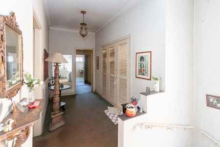 Casa à venda com 440m², 3 quartos e 3 vagas Casa à venda com 440m², 3 quartos e 3 vagasHall dos Quartos