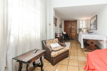 Casa à venda com 440m², 3 quartos e 3 vagas Casa à venda com 440m², 3 quartos e 3 vagasSala de TV
