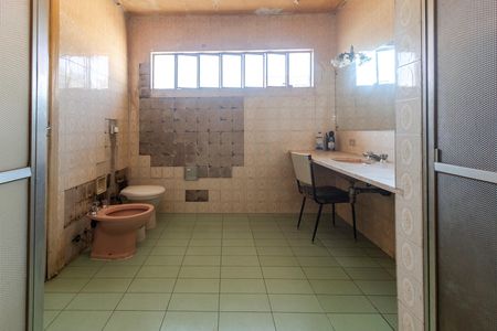 Casa à venda com 440m², 3 quartos e 3 vagas Casa à venda com 440m², 3 quartos e 3 vagasBanheiro da Suíte