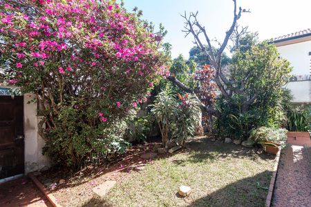 Casa à venda com 440m², 3 quartos e 3 vagas Casa à venda com 440m², 3 quartos e 3 vagasJardim