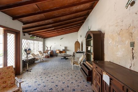 Casa à venda com 440m², 3 quartos e 3 vagas Casa à venda com 440m², 3 quartos e 3 vagasSalão