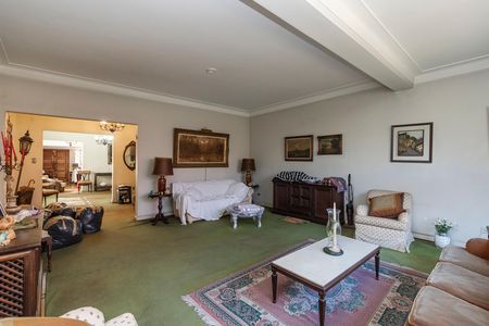 Casa à venda com 440m², 3 quartos e 3 vagas Casa à venda com 440m², 3 quartos e 3 vagasSala