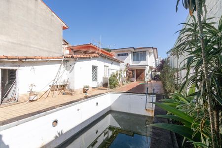 Casa à venda com 440m², 3 quartos e 3 vagas Casa à venda com 440m², 3 quartos e 3 vagasQuintal