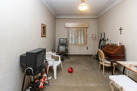 Casa à venda com 440m², 3 quartos e 3 vagas Casa à venda com 440m², 3 quartos e 3 vagasSuíte
