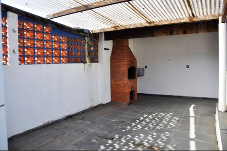 Casa para alugar com 90m², 3 quartos e 2 vagas Casa para alugar com 90m², 3 quartos e 2 vagasÁrea de serviço