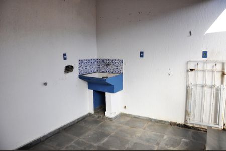 Casa para alugar com 90m², 3 quartos e 2 vagas Casa para alugar com 90m², 3 quartos e 2 vagasÁrea de serviço