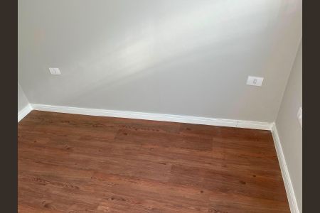 Casa à venda com 306m², 5 quartos e 3 vagas Casa à venda com 306m², 5 quartos e 3 vagasQuarto
