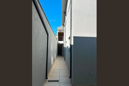Casa à venda com 306m², 5 quartos e 3 vagas Casa à venda com 306m², 5 quartos e 3 vagasÁrea externa