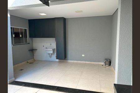 Casa à venda com 306m², 5 quartos e 3 vagas Casa à venda com 306m², 5 quartos e 3 vagasÁrea de serviço