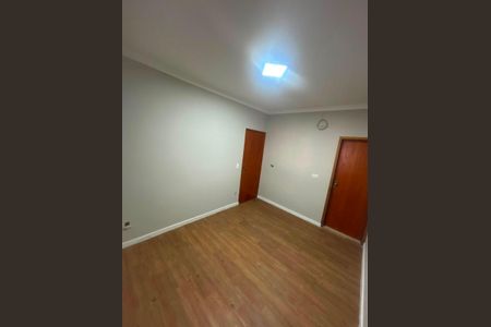 Casa à venda com 306m², 5 quartos e 3 vagas Casa à venda com 306m², 5 quartos e 3 vagasQuarto