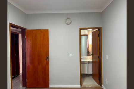 Casa à venda com 306m², 5 quartos e 3 vagas Casa à venda com 306m², 5 quartos e 3 vagasQuarto