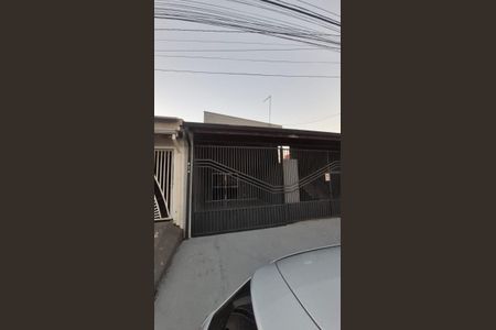 Casa à venda com 306m², 5 quartos e 3 vagas Casa à venda com 306m², 5 quartos e 3 vagasFachada