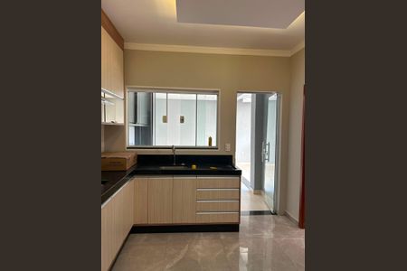 Casa à venda com 306m², 5 quartos e 3 vagas Casa à venda com 306m², 5 quartos e 3 vagasCozinha