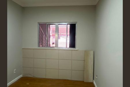 Casa à venda com 306m², 5 quartos e 3 vagas Casa à venda com 306m², 5 quartos e 3 vagasQuarto