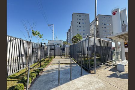 Fachada de apartamento para alugar com 2 quartos, 42m² em Fazenda Caguaçu, São Paulo