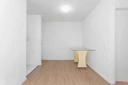Sala  de apartamento para alugar com 2 quartos, 42m² em Fazenda Caguaçu, São Paulo