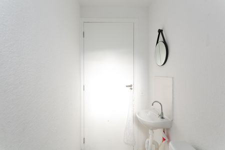 Banheiro de apartamento para alugar com 2 quartos, 42m² em Fazenda Caguaçu, São Paulo
