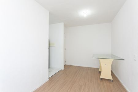 Sala  de apartamento para alugar com 2 quartos, 42m² em Fazenda Caguaçu, São Paulo