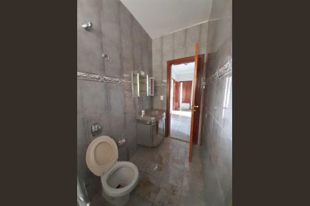 Banheiro de apartamento para alugar com 4 quartos, 250m² em Vila Nossa Senhora Abadia, Uberaba