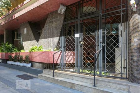Fachada e portaria de apartamento à venda com 2 quartos, 96m² em Bela Vista, São Paulo