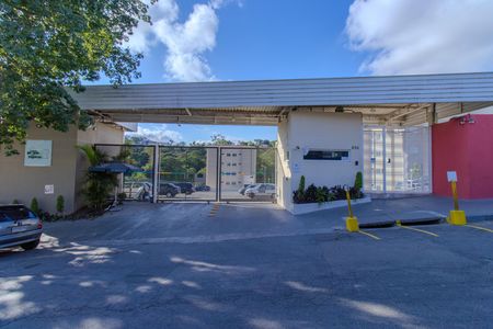 Fachada do condomínio de apartamento para alugar com 2 quartos, 65m² em Jardim Barbacena, Cotia