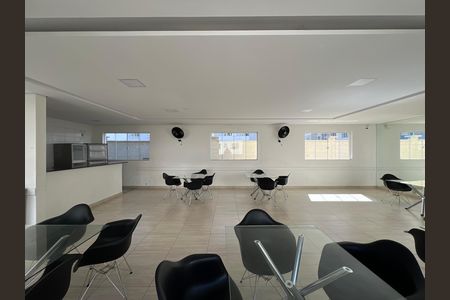 Apartamento para alugar com 50m², 2 quartos e 1 vaga Apartamento para alugar com 50m², 2 quartos e 1 vagaÁrea comum - Salão de festas