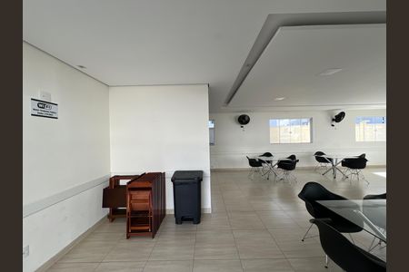 Apartamento para alugar com 50m², 2 quartos e 1 vaga Apartamento para alugar com 50m², 2 quartos e 1 vagaÁrea comum - Salão de festas