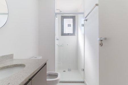 Banheiro de apartamento para alugar com 1 quarto, 49m² em Vila Mogilar, Mogi das Cruzes