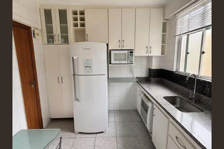 Apartamento à venda com 110m², 3 quartos e 2 vagas Apartamento à venda com 110m², 3 quartos e 2 vagasCozinha